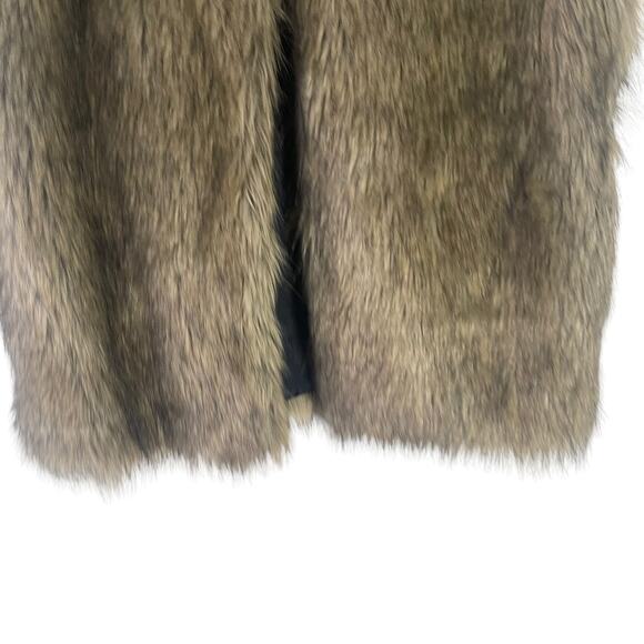 Tanming NWOT Women's Size Medium Faux Fur Vest - Picture 3 of 9